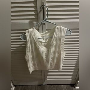 XL White Sweater Vest